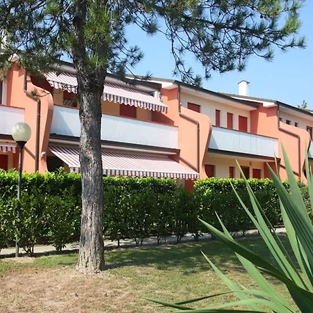 Functional Flat In A Fantastic With Pool بيبيوني